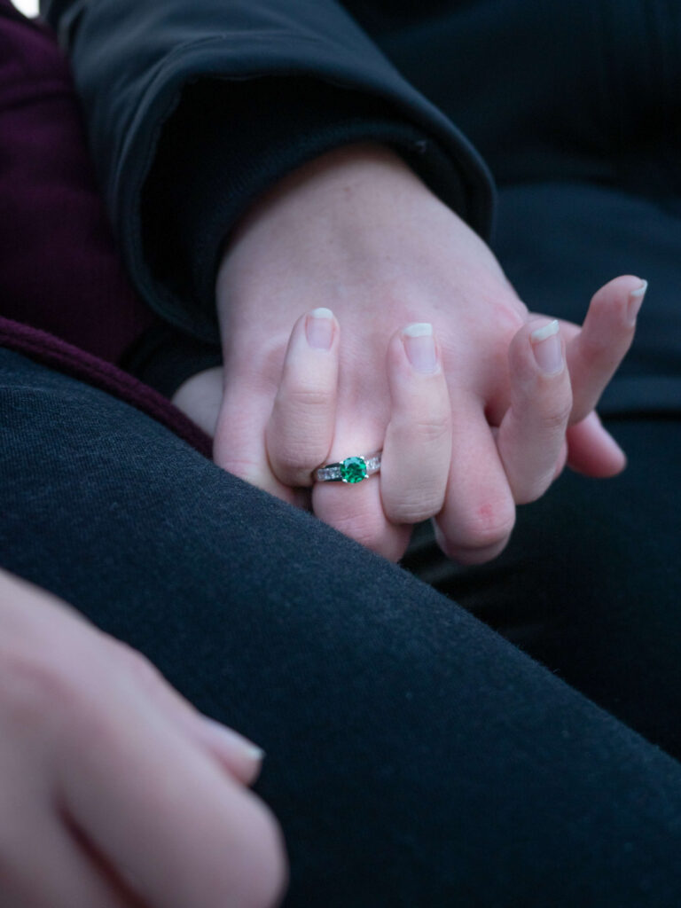 engagementhotoshoot in reykjavik detail hoto of the ring