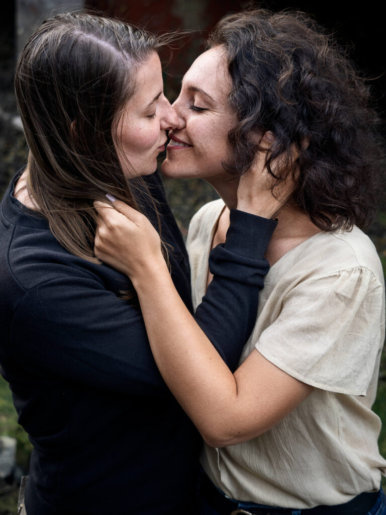Lesbian couple photoshoot kissing in Reykjavik